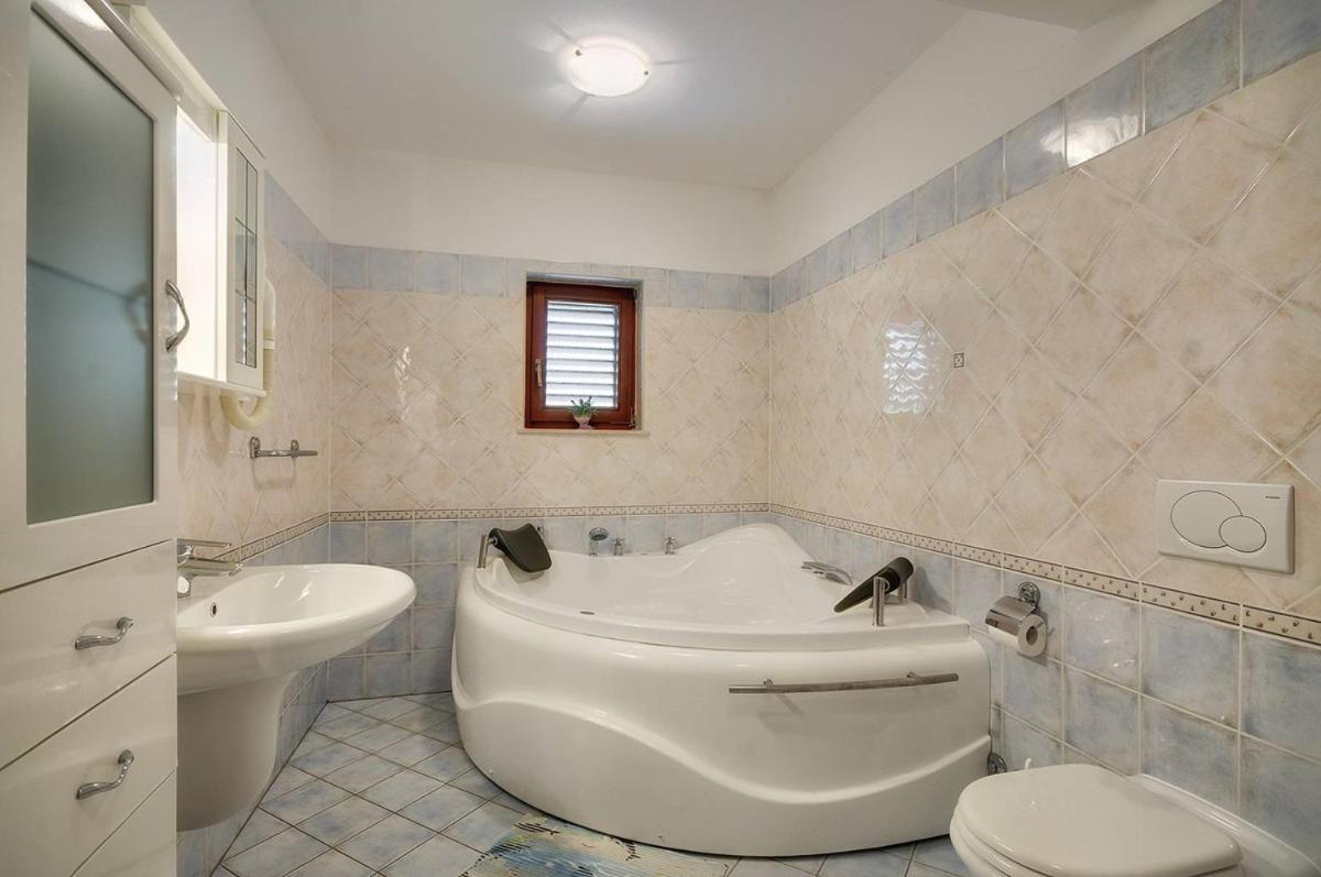 Villa Nina Медулин Екстер'єр фото